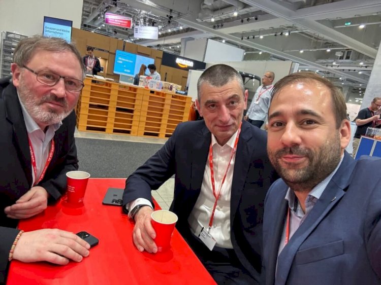 გერმანიაში წაყვანილი ცელქი ელჩი და გერმანიიდან წამოყვანილი  გიორგი გახარია