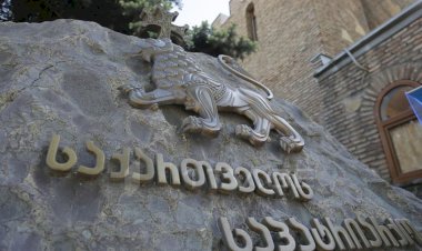 რატომ ვითრევთ ფეხს